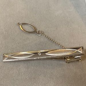 Silver Tie Bar with Design